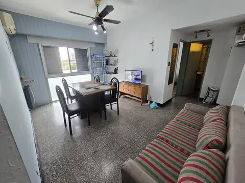 Departamento 2 amb. Bien ubicado.