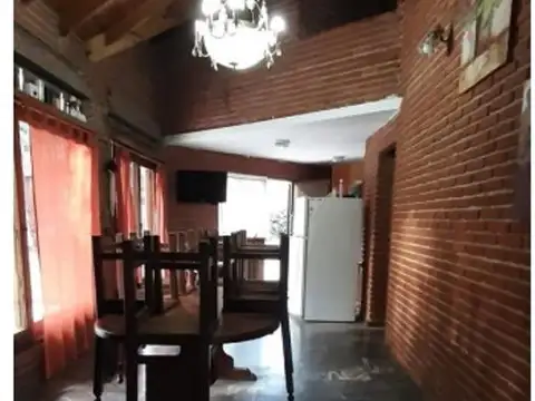 Casa en Venta con 3 cocheras