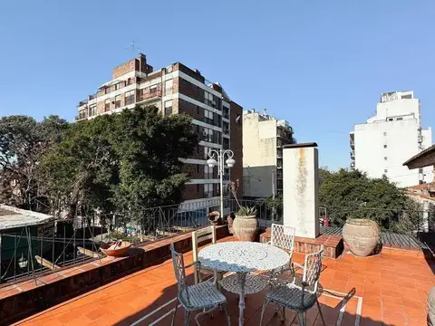 Venta Casa en Planta Alta 4 ambientes con Terraza en San Isidro Centro.