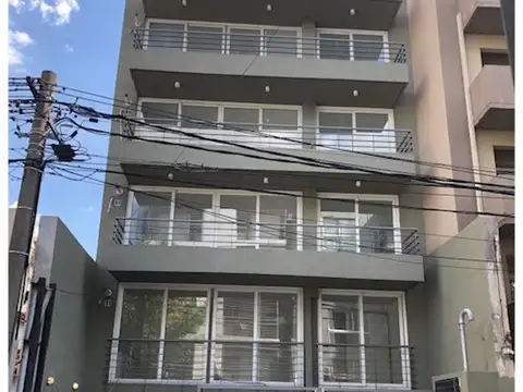 Amplio DEPARTAMENTO 2 AMB. CON BALCÓN, super luminoso 