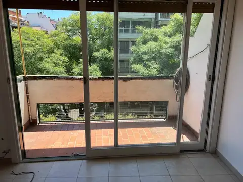 Alquiler 1 ambiente con balcón apto profesional