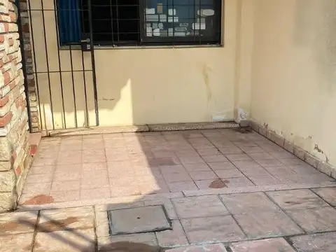 CASA + GALPON SOBRE 2 LOTES