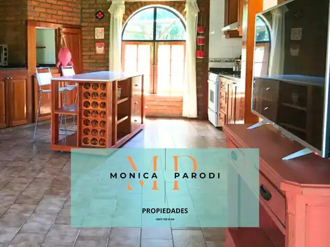 Casa en Venta con 2 cocheras