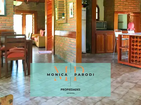 Casa 4 ambientes con 2 baños