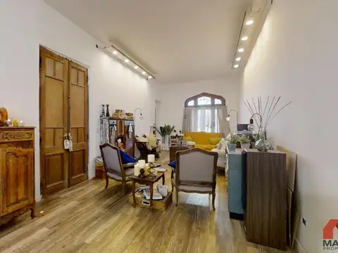 Casa 6 ambientes con 2 baños