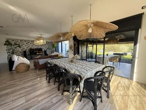 Casa 5 ambientes con 3 baños