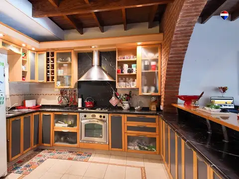 Bernardino Rivadavia 300