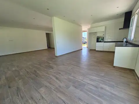 Casa en Venta en Campana, USD 248.000