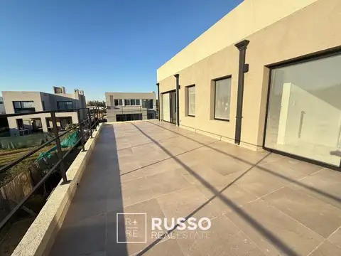 Casa 5 ambientes con 3 baños