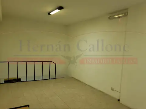 MUY BUENAS OFICINAS EN LA CIUDAD DE ROSARIO SOBRE AVENIDA