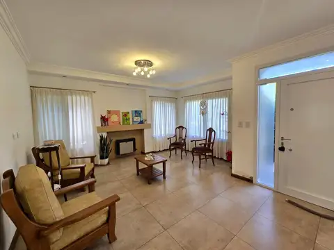 Se vende casa de 3 Dormitorios en Las Almenas