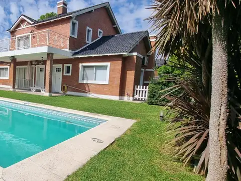 EXCELENTE CASA EN CAMPOS DE ALVAREZ EN VENTA