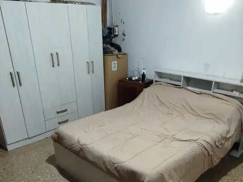 VENTA CASA A REFACCIONAR CON 2 LOCALES - EREZCANO
