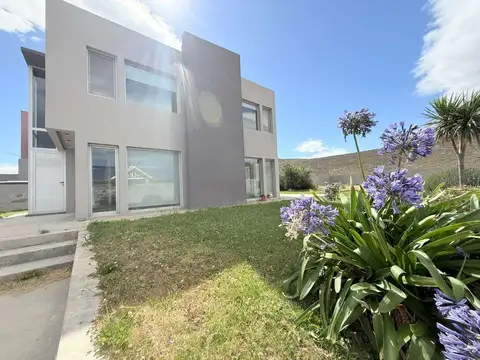 CASA EN RADA TILLY- ALTOS DE LA VILLA