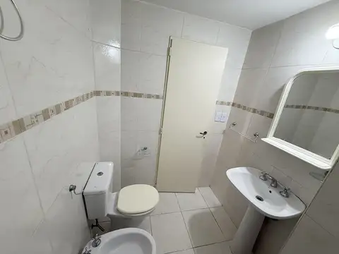 Departamento en Venta en Olivos Vias/Rio, USD 115.000