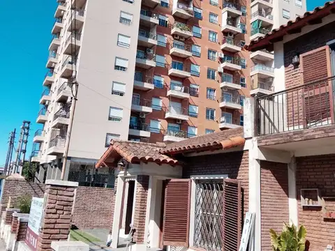 DEPARTAMENTO AMPLIO Y MUY BUENA UBICACION