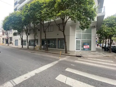 ESQUINA Urquiza y Ov Lagos - Imponente Local - Ideal Concesionarias