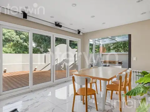 Casa 5 ambientes con 4 baños