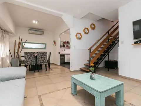 Depto Tipo Casa en Venta de 4 ambientes