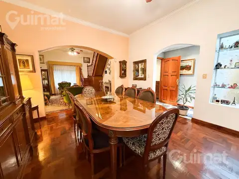 Casa 5 ambientes con 2 baños