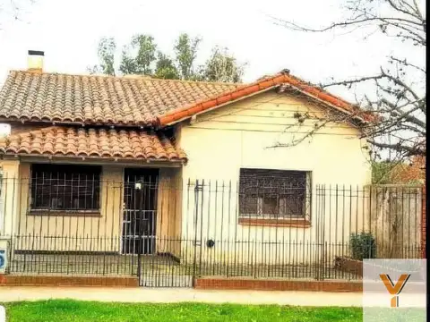 Casa en venta - 3 Dormitorios 2 Baños - Alejandro Korn