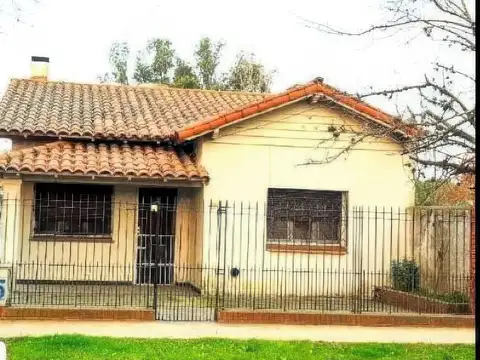 Casa en venta - 3 Dormitorios 2 Baños - Alejandro Korn