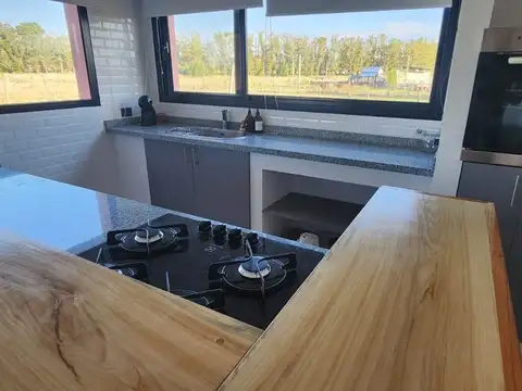 Sarmiento y Moreno 100