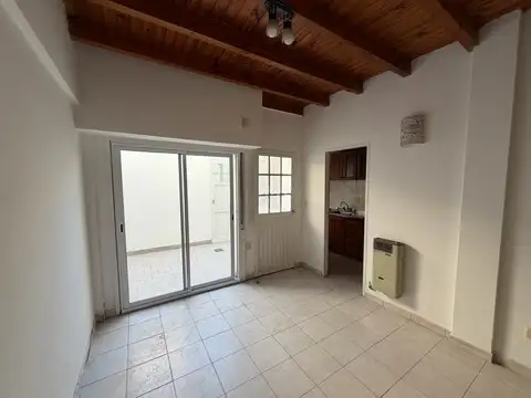 Depto Tipo Casa en Alquiler 40 años