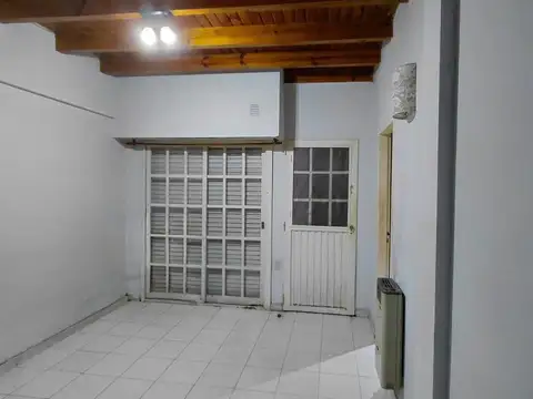 Depto Tipo Casa en Alquiler en Parque Chas, $ 820.000