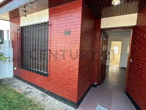 VENTA CASA 3 AMBIENTES FLORENCIO VARELA