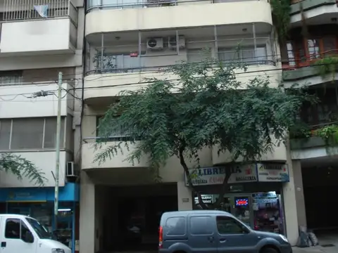 AV. DIRECTORIO 2200. Y MEMBRILLAR. DTO 2 AMBIENTES C/FRENTE.