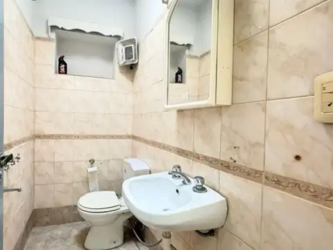 Venta Casa 4 ambientes con patio Moron