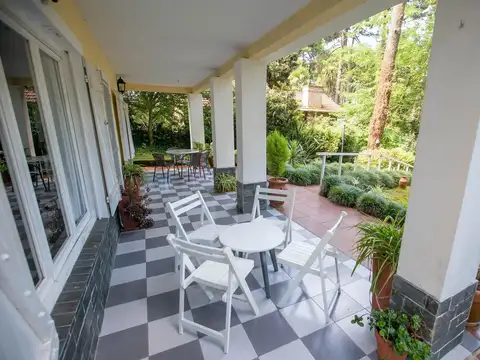 Venta casa 4 ambientes en Pinamar, zona Lasalle