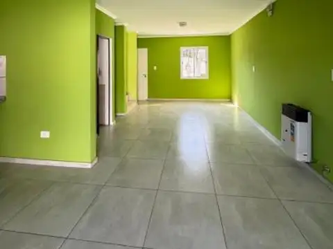 Casa 6 ambientes con 2 baños