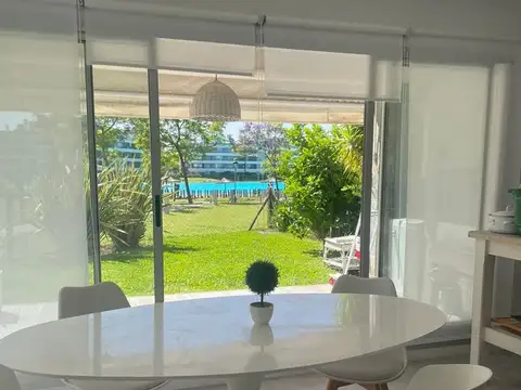 Barrio Lagoon Pilar, Calle Manzoni 1600