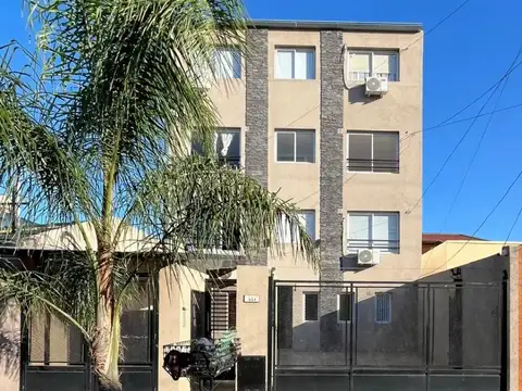 Departamento en alquiler 3 ambientes con balcon en Ramos Mejia