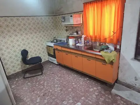 Casa 3 ambientes con 1 baño