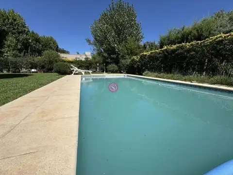 Casa 5 ambientes con 2 baños
