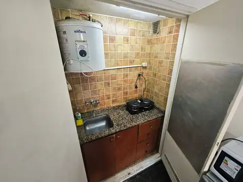 Presidente José Evaristo Uriburu 100, Piso 2