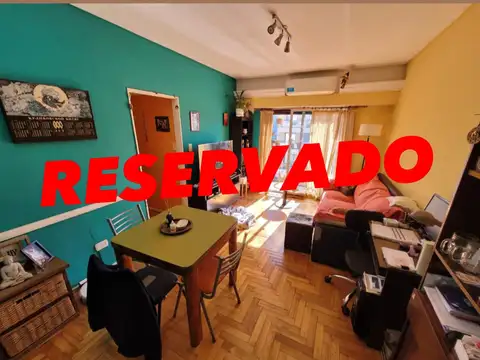 Excelente 3 Ambientes con Cochera en Parque Chacabuco. Contrafrente con Vista Al Parque! "Apto Crédito"