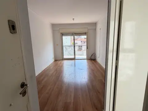 Departamento en Venta en Parque Chacabuco, USD 163.000