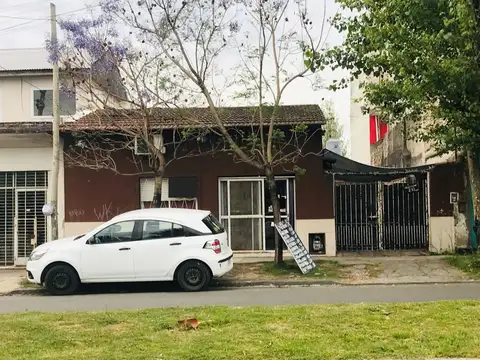 Casa - Venta - Argentina, Bella Vista - Avda. San Martin 210