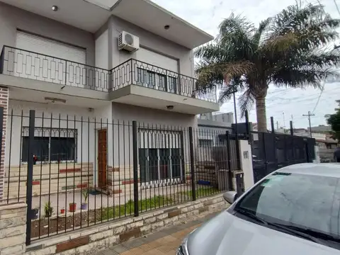 Depto Tipo Casa en Venta en Moron Sur, USD 105.000