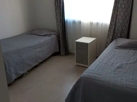 VENTA CASA CON PILETA CANTON  FINANCIA PERMUTA