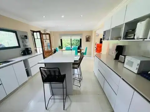 Venta de Casa 5 Ambientes en Altos de Manzanares Pilar