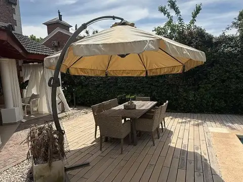 Casa en Venta con 6 cocheras