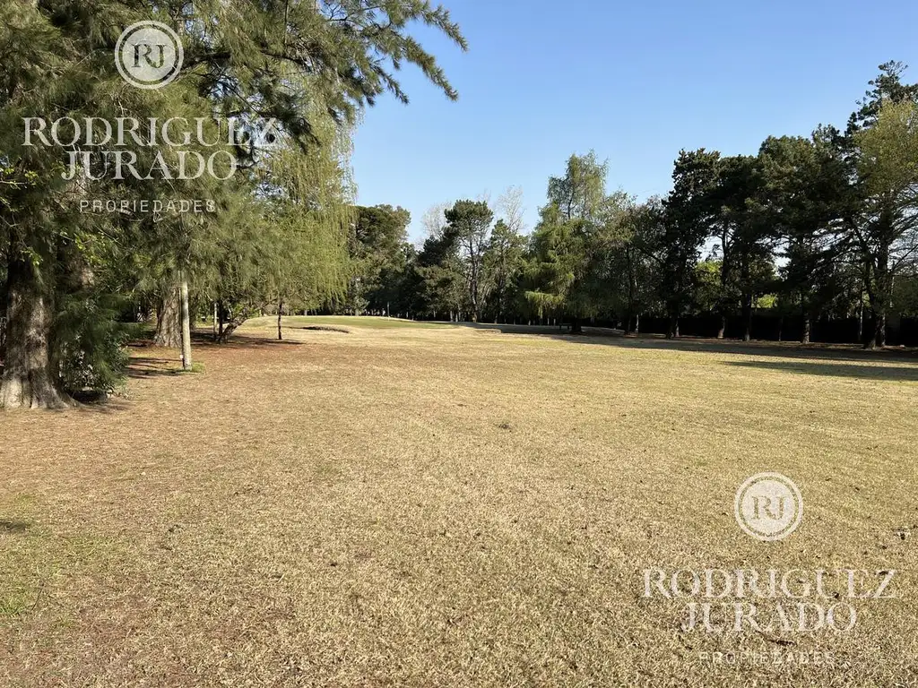 Casa - 298  m² Cubierta | 4 dormitorios | 15 años | 6 baños | 10 ambientes | 2 cocheras