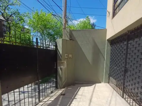 Depto Tipo Casa en Venta en Tigre Centro, USD 147.000