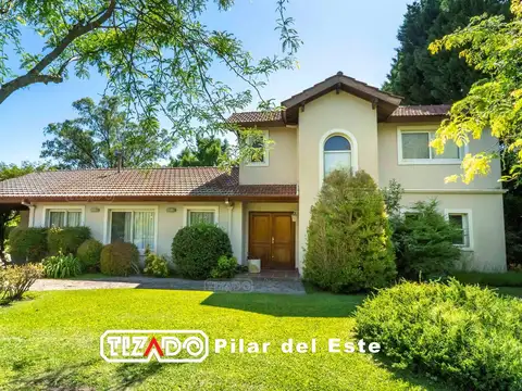 Casa  en Venta en Los Jazmines, Pilar del Este, Pilar
