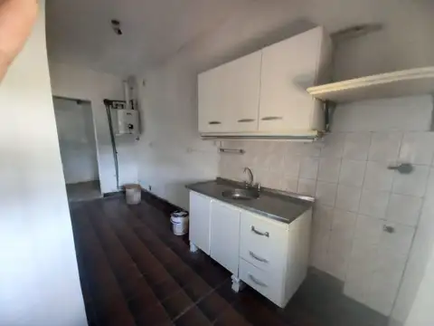 Casa 5 ambientes con 1 baño